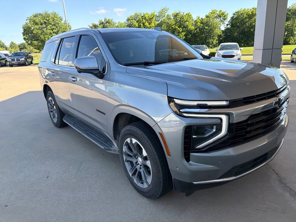 Used 2025 Chevrolet Tahoe LS AWD/4WD video 3