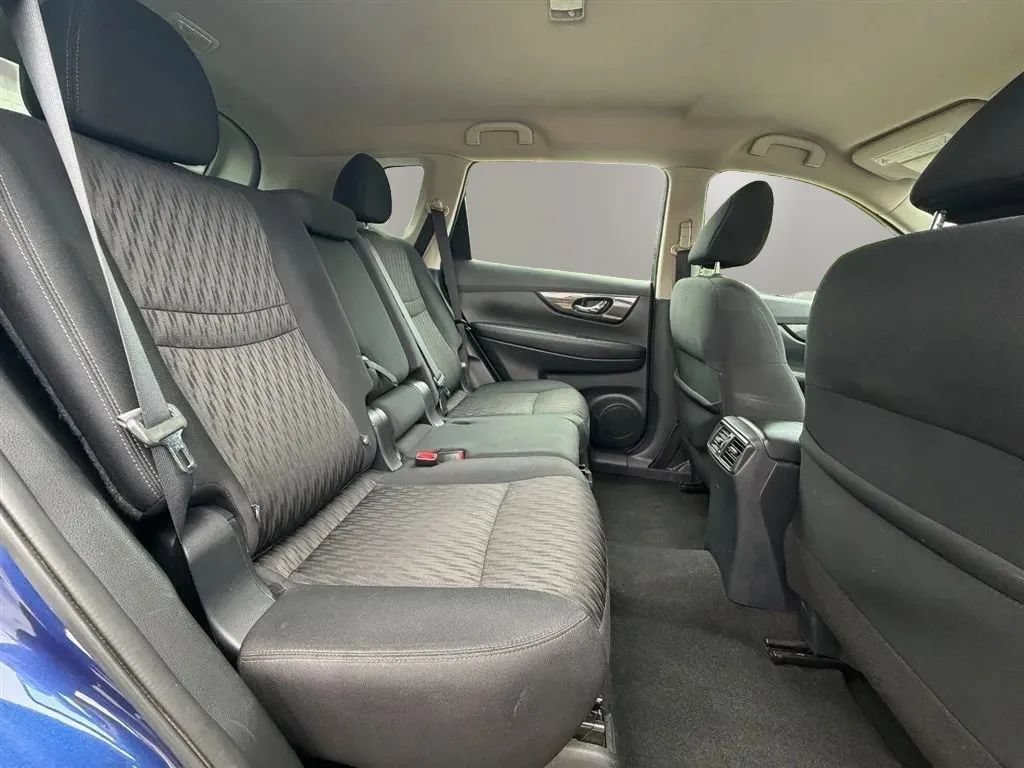 Used 2018 Nissan Rogue S FWD image 21