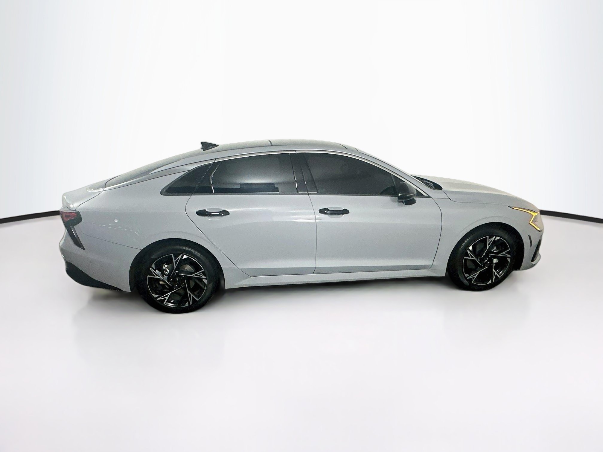 Used 2025 Kia K5 GT-Line w/ GT-Line Premium Package FWD image 10