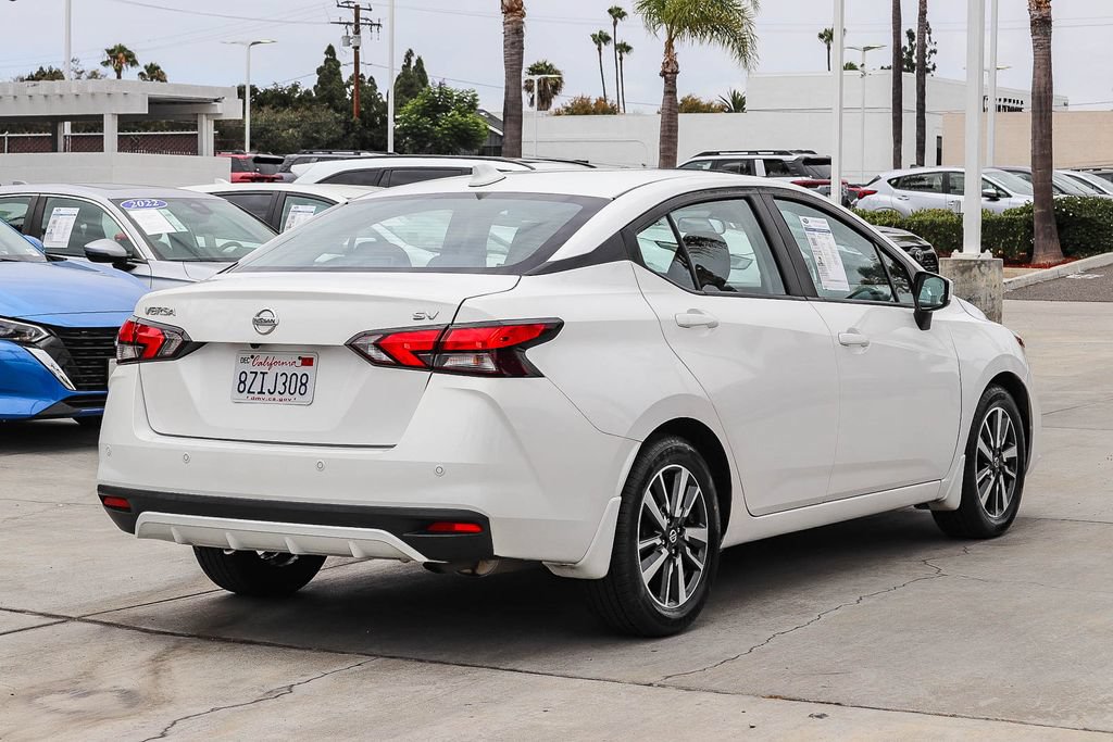 Used 2022 Nissan Versa SV FWD image 5