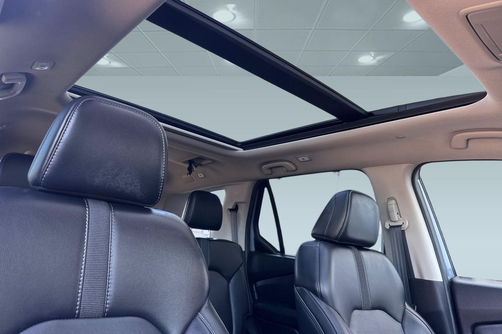Certified 2025 Honda Pilot Touring image 25