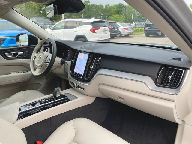 Used 2025 Volvo XC60 B5 Plus w/ Protection Package Premier AWD/4WD image 29