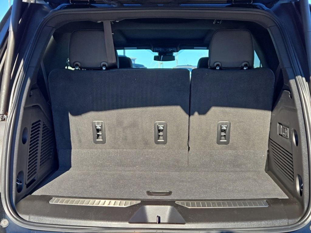 Used 2023 GMC Yukon AT4 w/ Max Trailering Package image 10