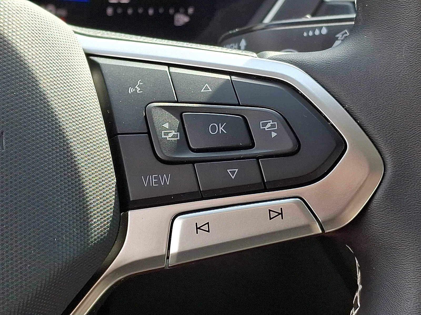 Used 2024 Volkswagen Tiguan S image 18