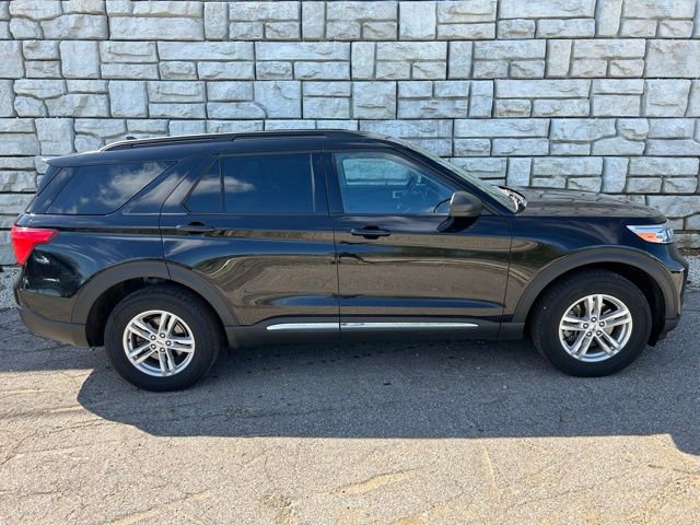 Used 2023 Ford Explorer XLT w/ Equipment Group 202A AWD/4WD image 6