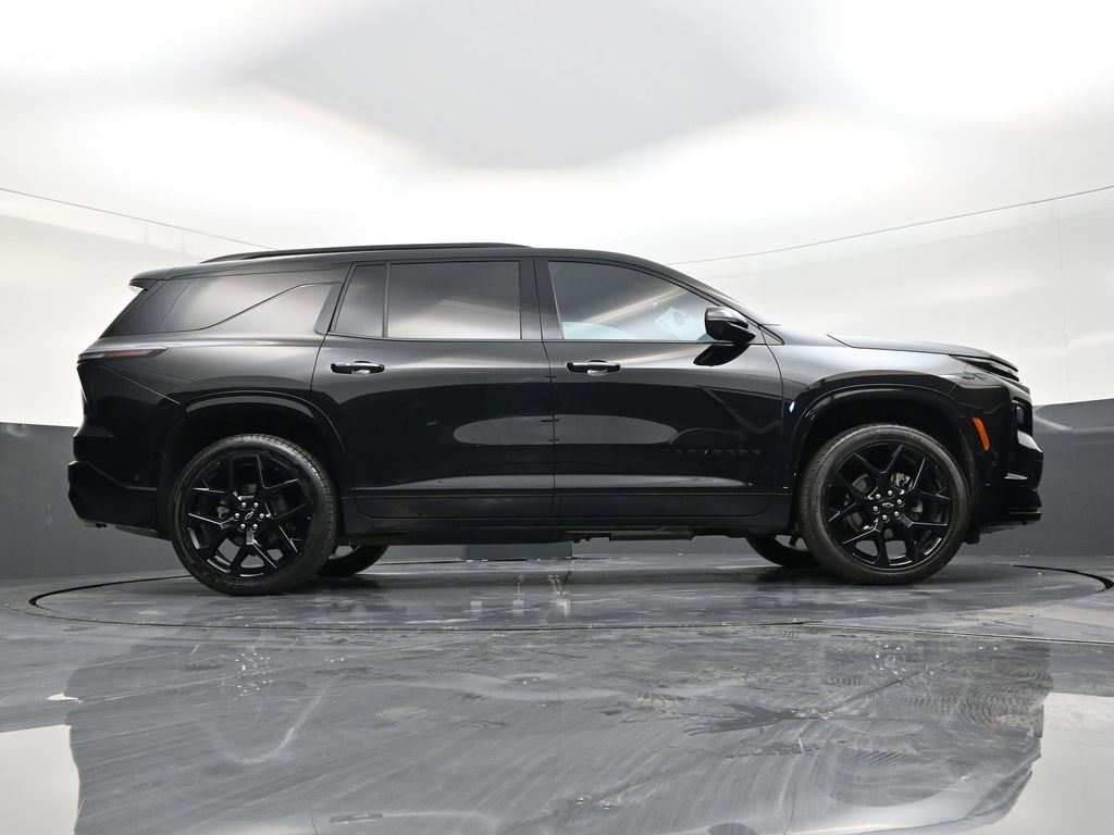 Used 2024 Chevrolet Traverse RS image 25