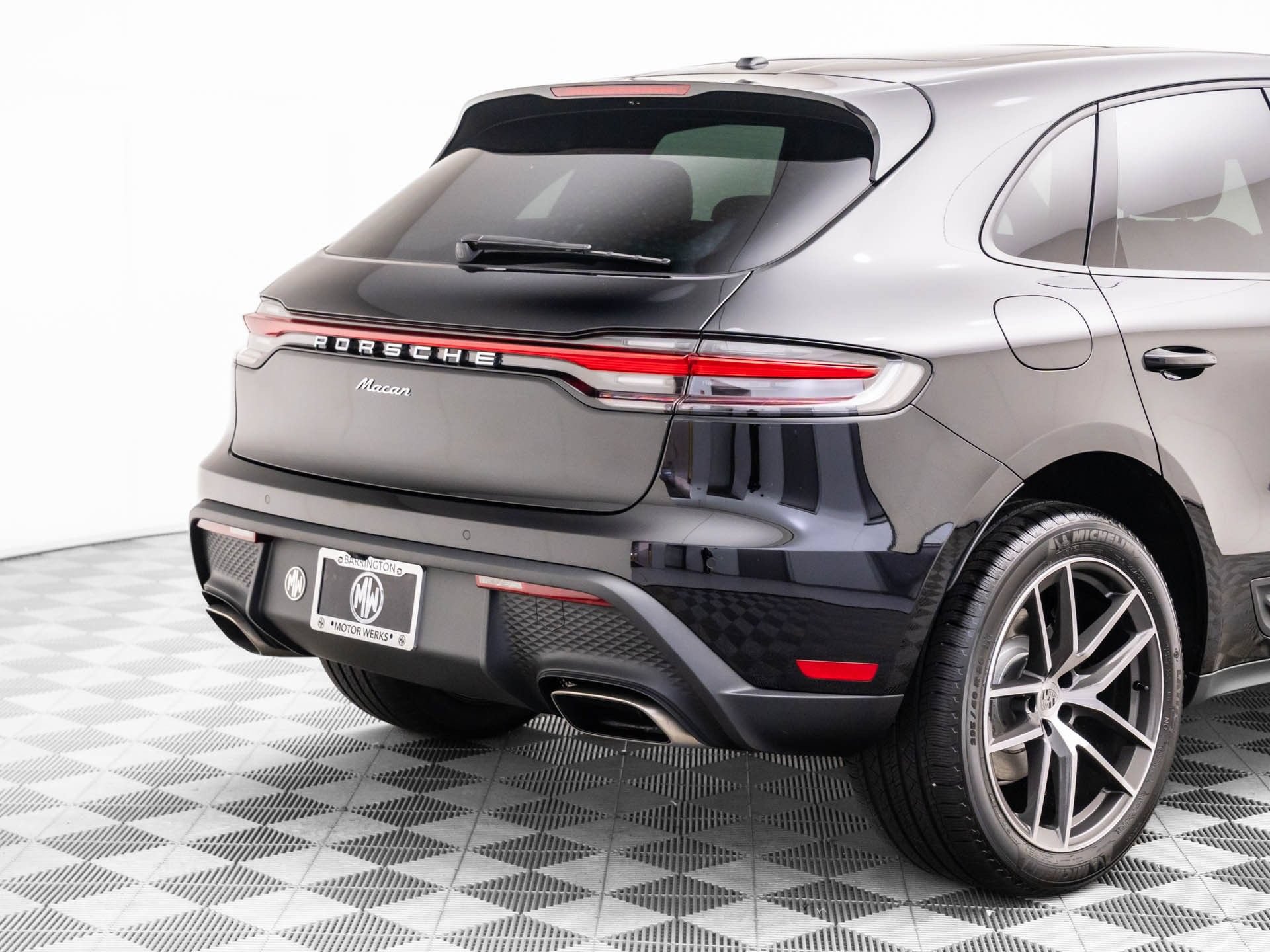 Certified 2026 Porsche Macan AWD/4WD image 35