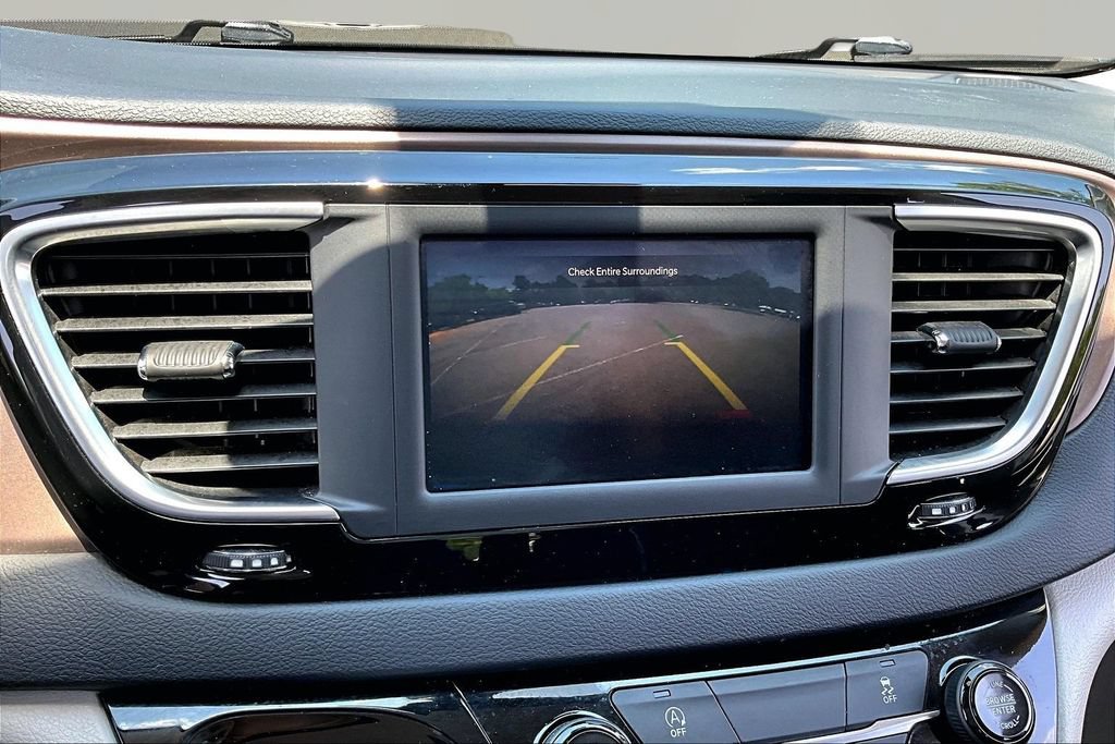 Used 2023 Chrysler Voyager LX FWD image 11