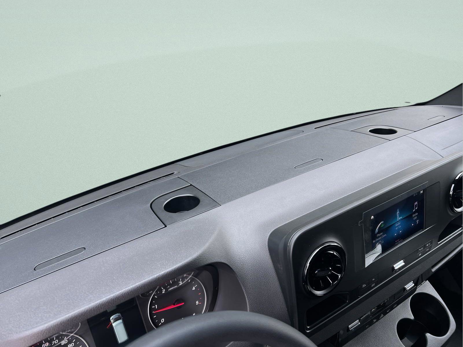 Used 2024 Mercedes-Benz Sprinter 2500 image 41