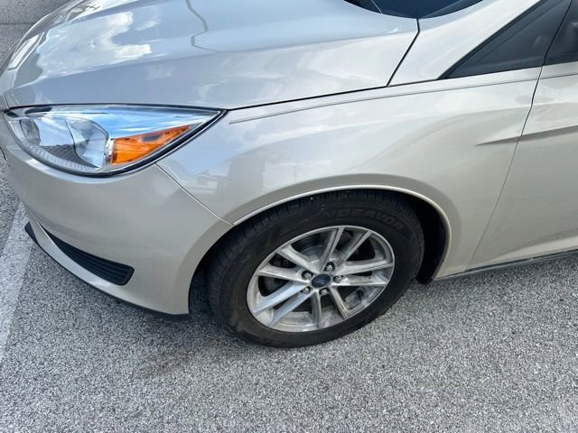 Used 2018 Ford Focus SE image 2