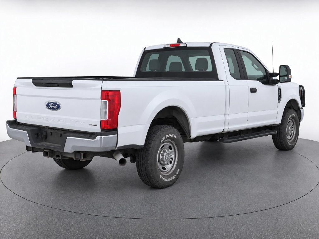 Used 2018 Ford F250 XL w/ Power Equipment Group AWD/4WD image 9