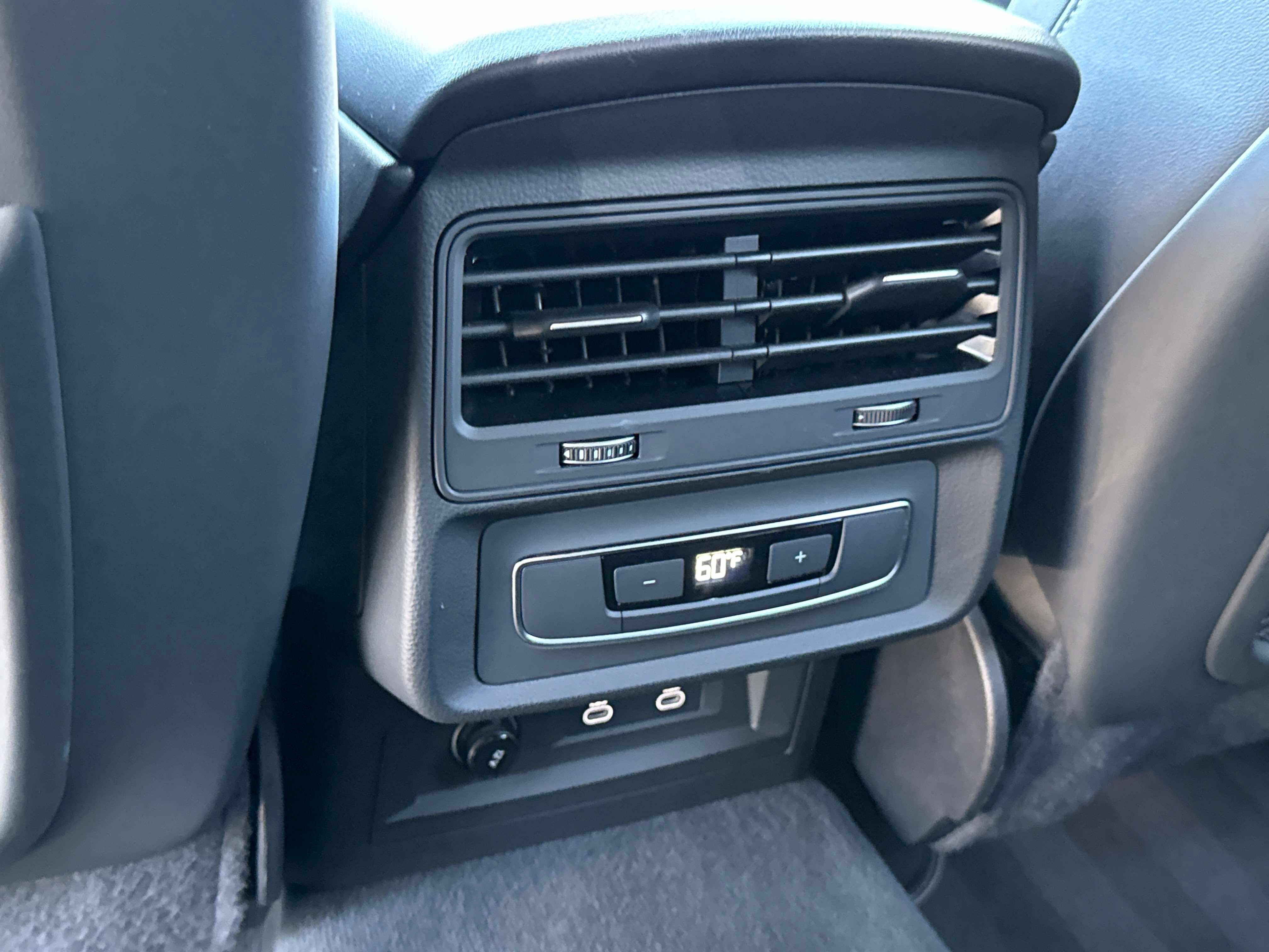 Used 2025 Audi Q7 3.0T Premium Plus image 16