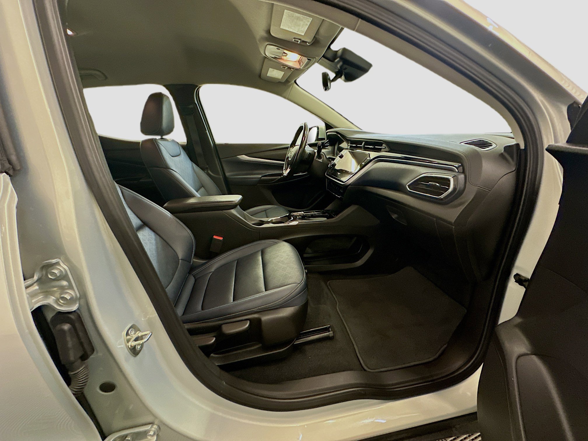 Used 2023 Chevrolet Bolt EUV Premier image 31