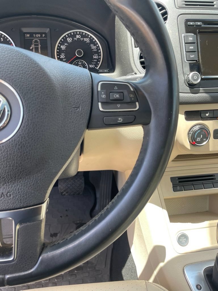 Used 2015 Volkswagen Tiguan SE FWD image 14