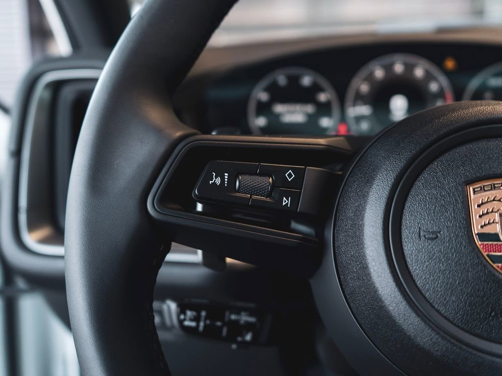 New 2025 Porsche Cayenne image 18