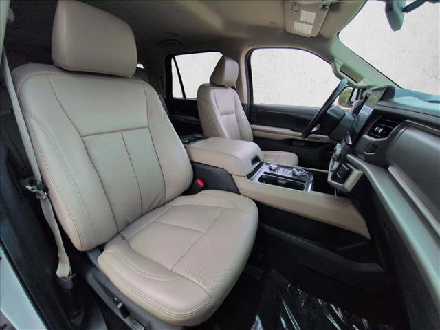 Used 2023 Ford Expedition Max XLT image 21