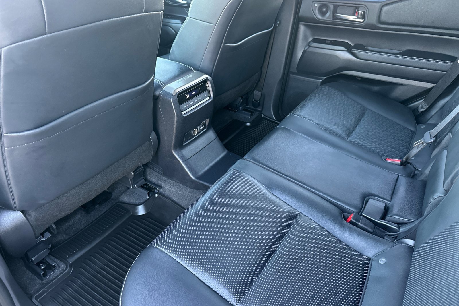 Used 2025 Toyota Land Cruiser image 11