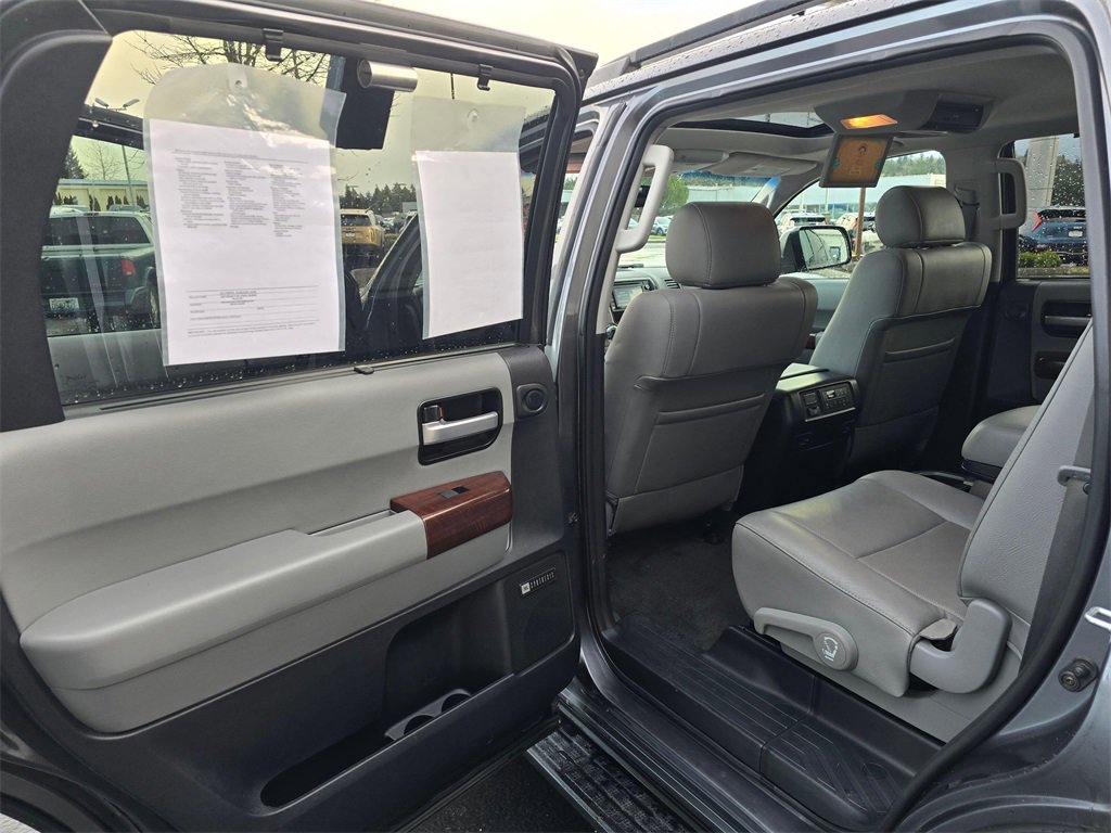 Used 2017 Toyota Sequoia Platinum image 9
