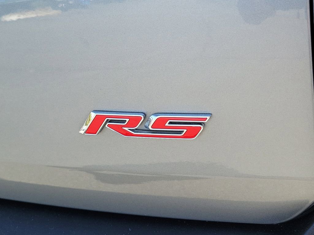 Used 2023 Chevrolet Traverse RS w/ LPO, Floor Liner Package FWD image 34