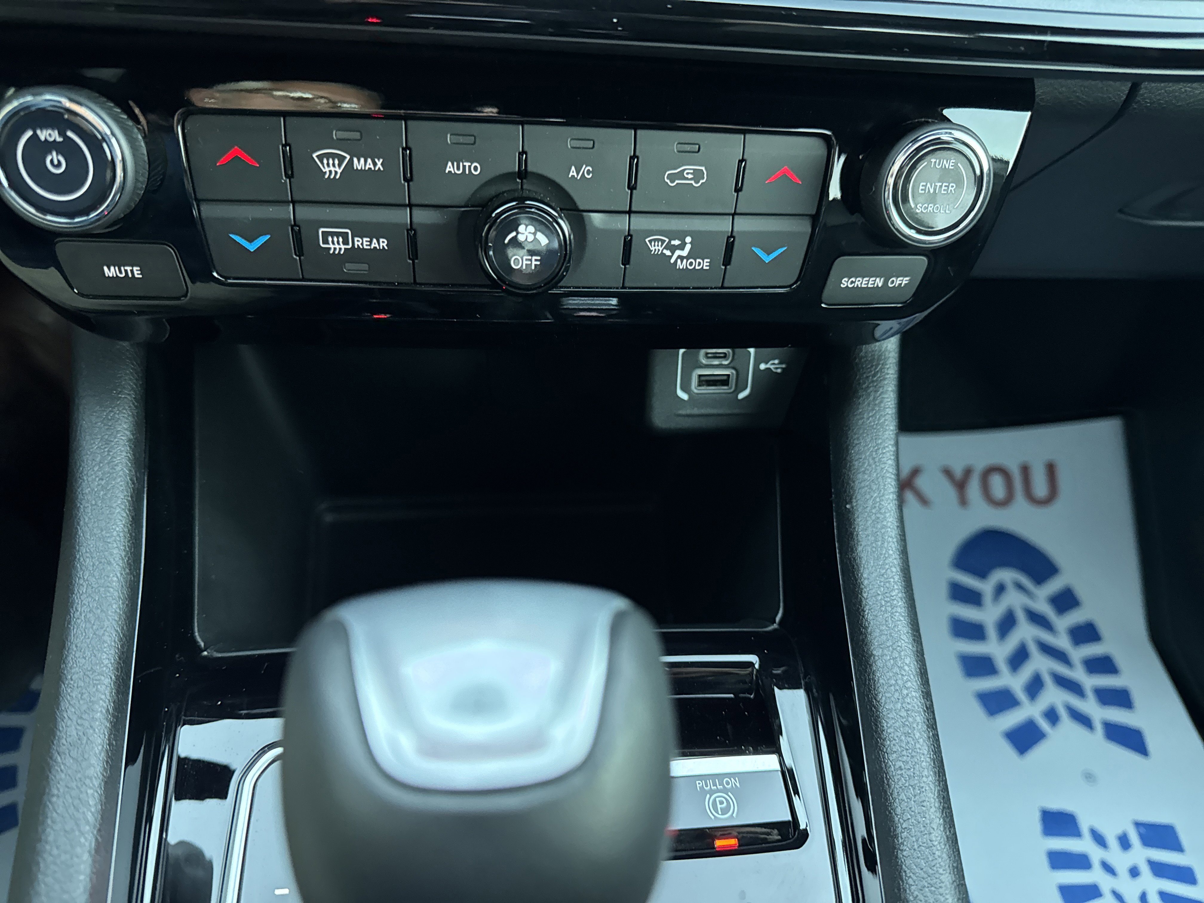 Used 2024 Jeep Compass Latitude w/ Convenience Group image 24