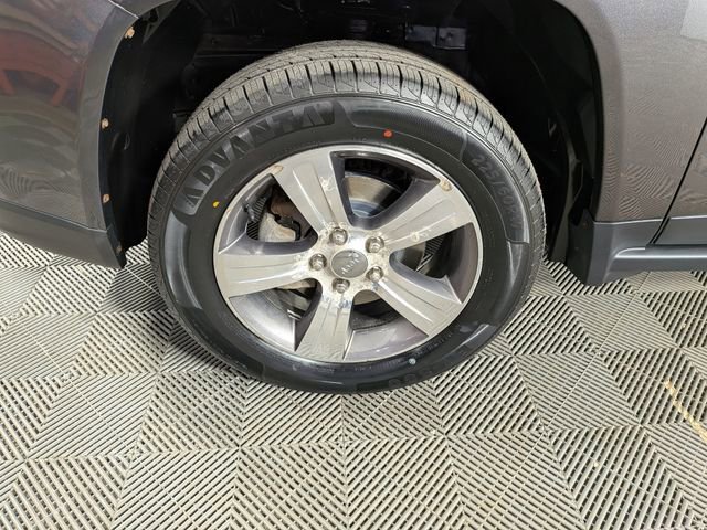 Used 2017 Jeep Compass High Altitude AWD/4WD image 30