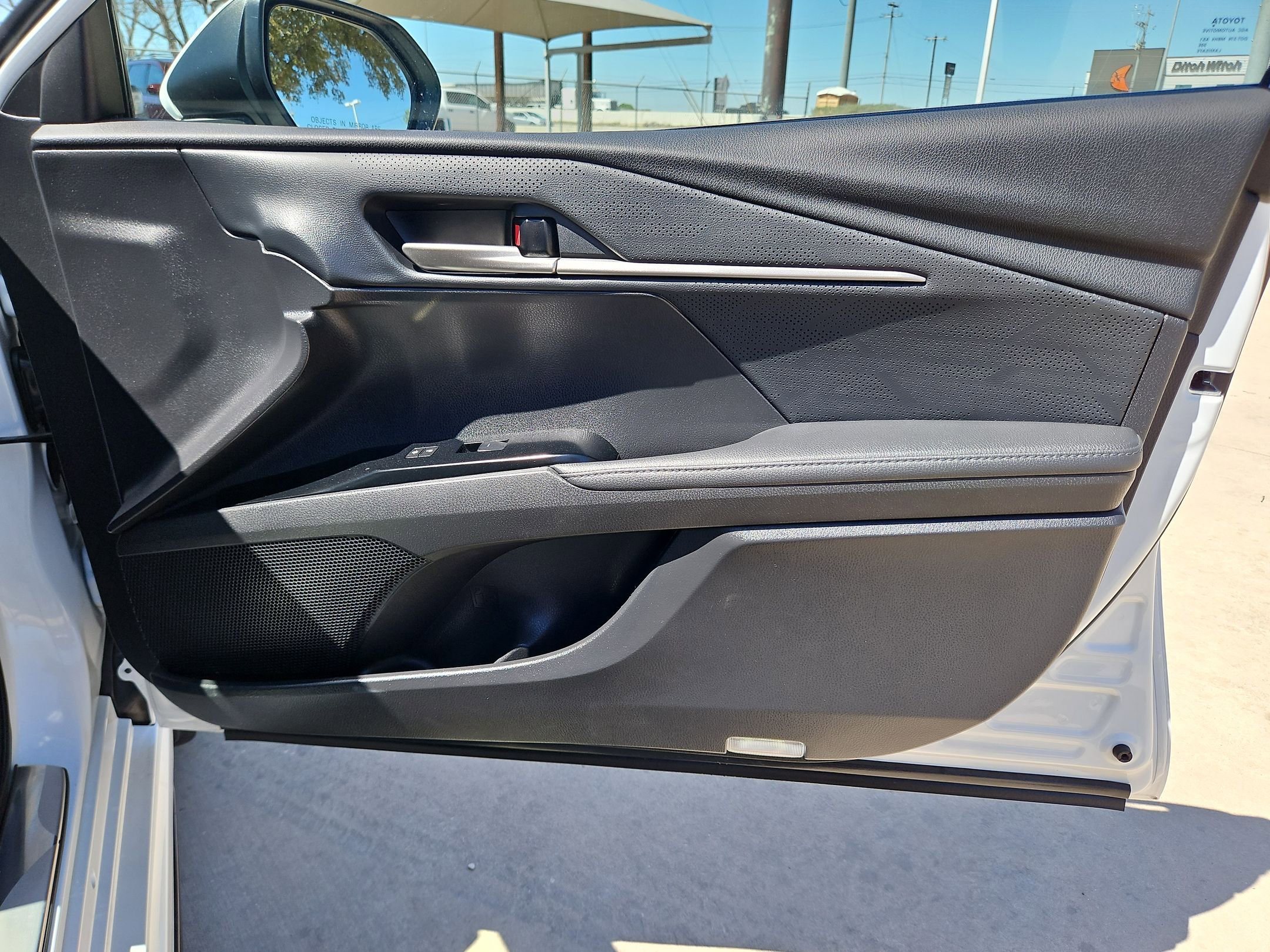 Used 2025 Toyota Camry XSE FWD image 31