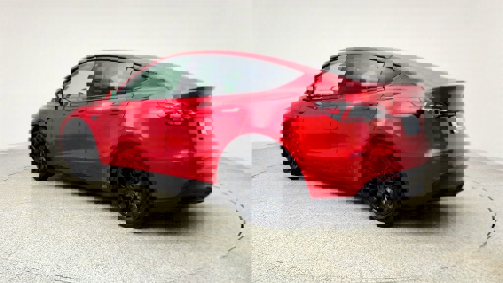 Used 2021 Tesla Model Y Long Range image 7