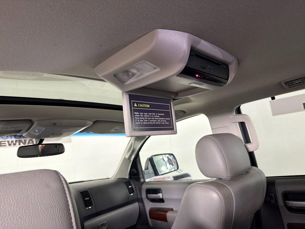 Used 2017 Toyota Sequoia Platinum image 25