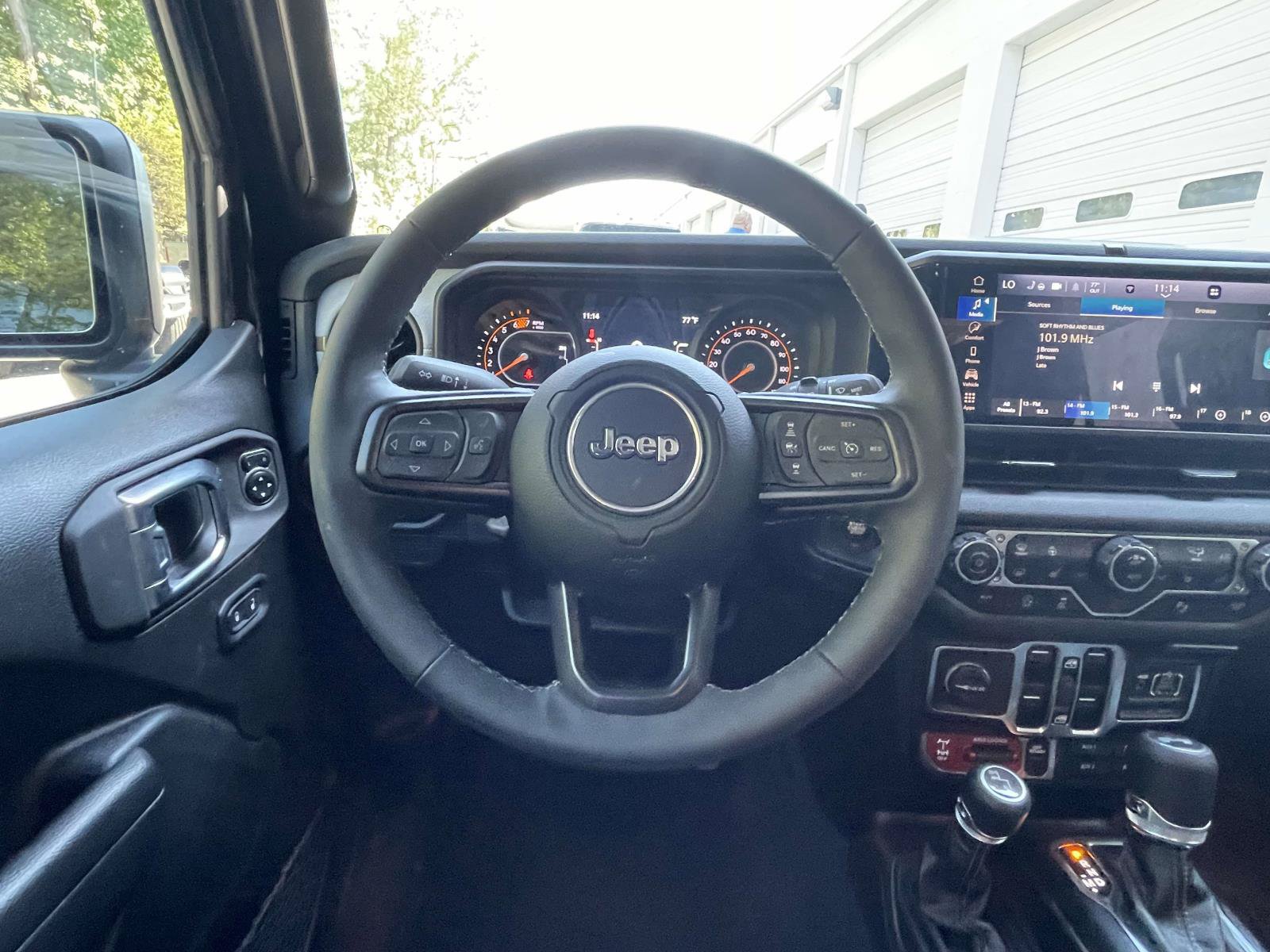 Used 2025 Jeep Wrangler Unlimited Sport AWD/4WD image 13