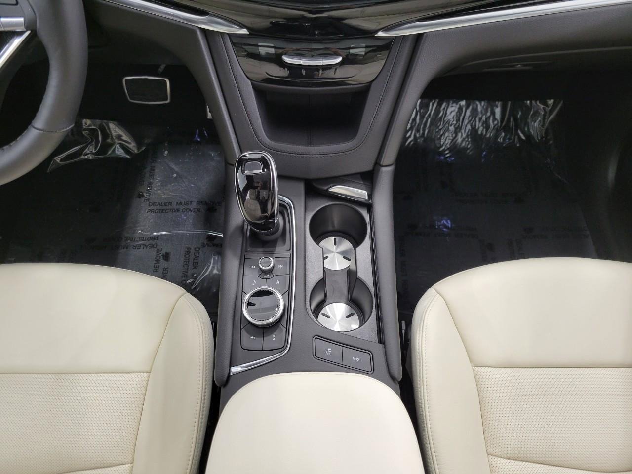 Certified 2025 Cadillac XT6 Sport w/ LPO, Floor Liner Package image 17