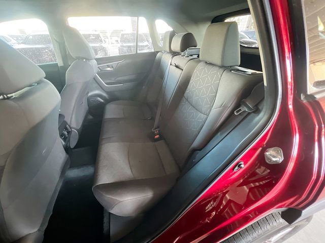 Used 2022 Toyota RAV4 XLE image 26