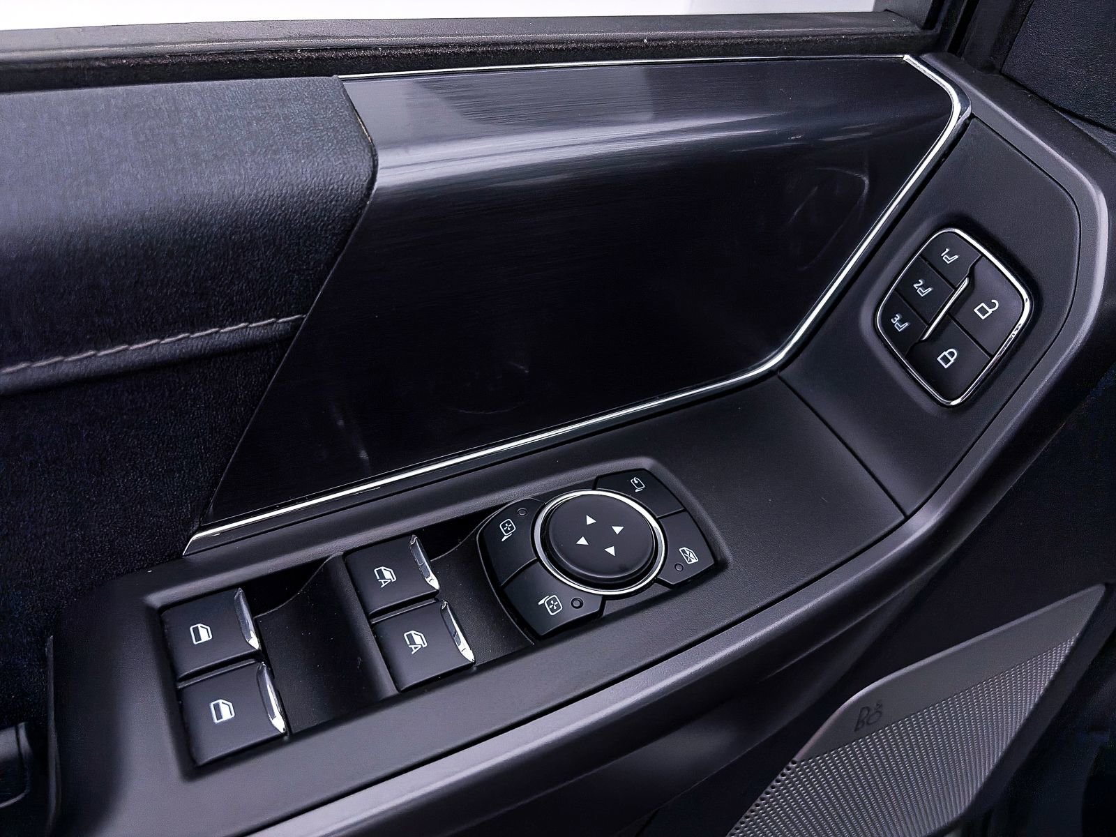 Used 2025 Ford F150 Lariat image 18