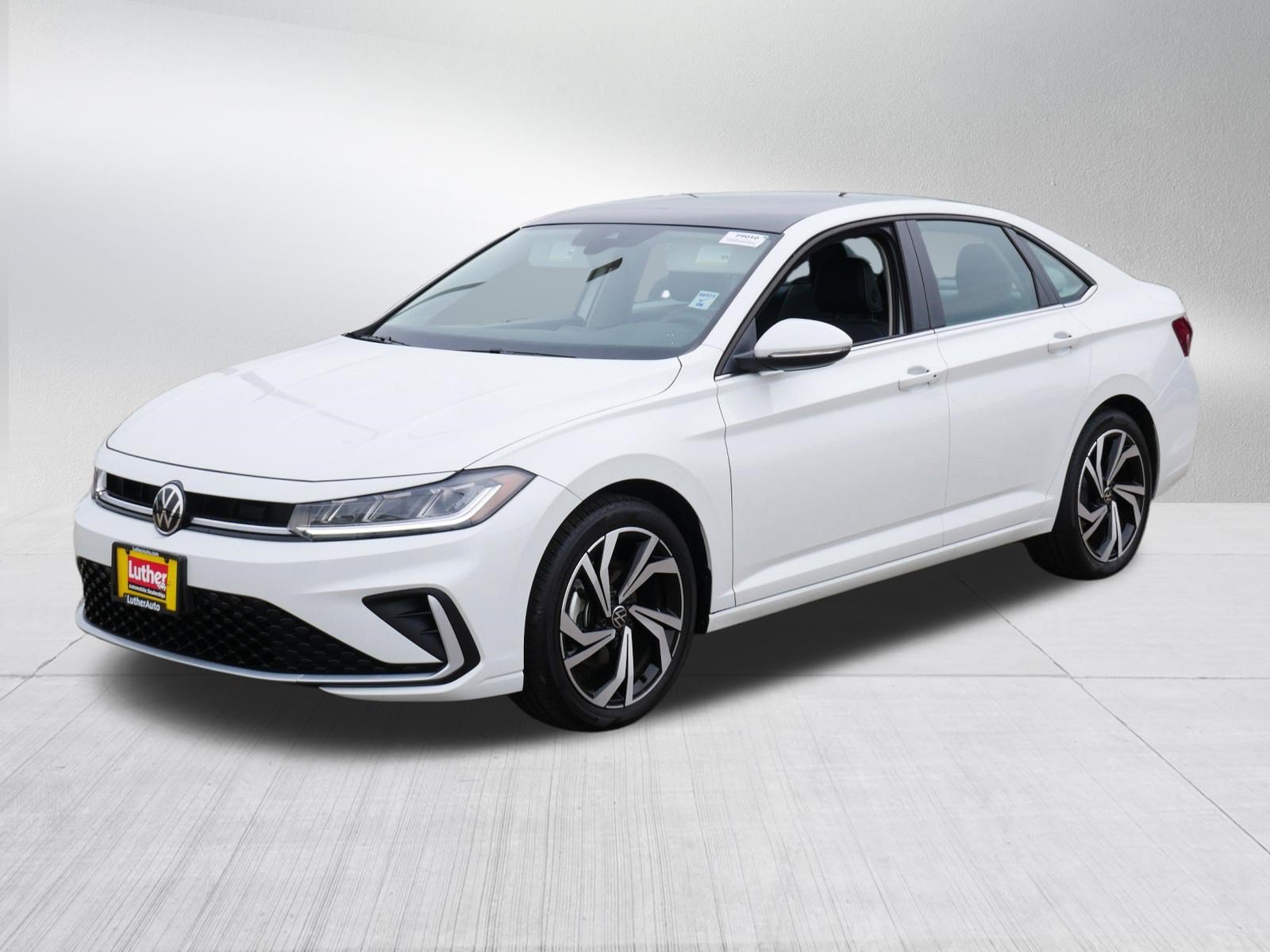 Used 2026 Volkswagen Jetta SEL FWD image 3