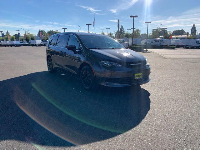 Used 2018 Chrysler Pacifica L FWD image 8