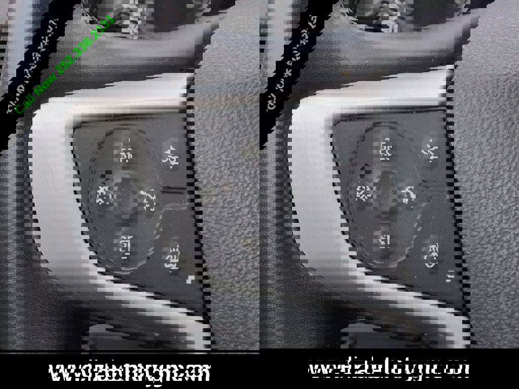 Used 2023 GMC Terrain SLT image 27