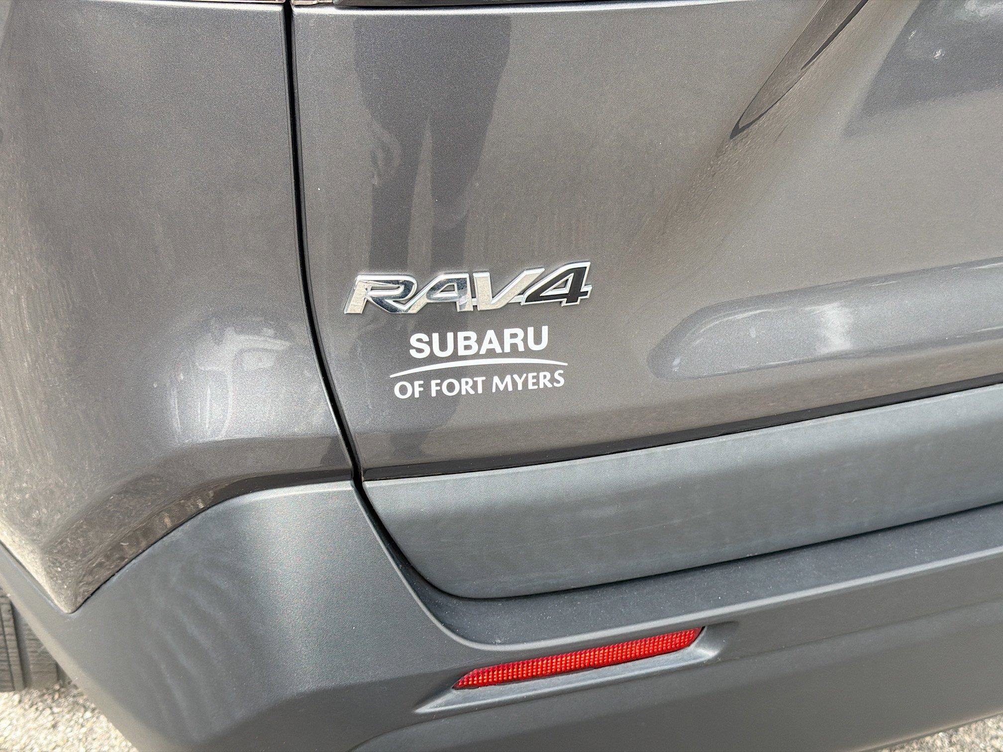 Used 2021 Toyota RAV4 XLE Premium image 11