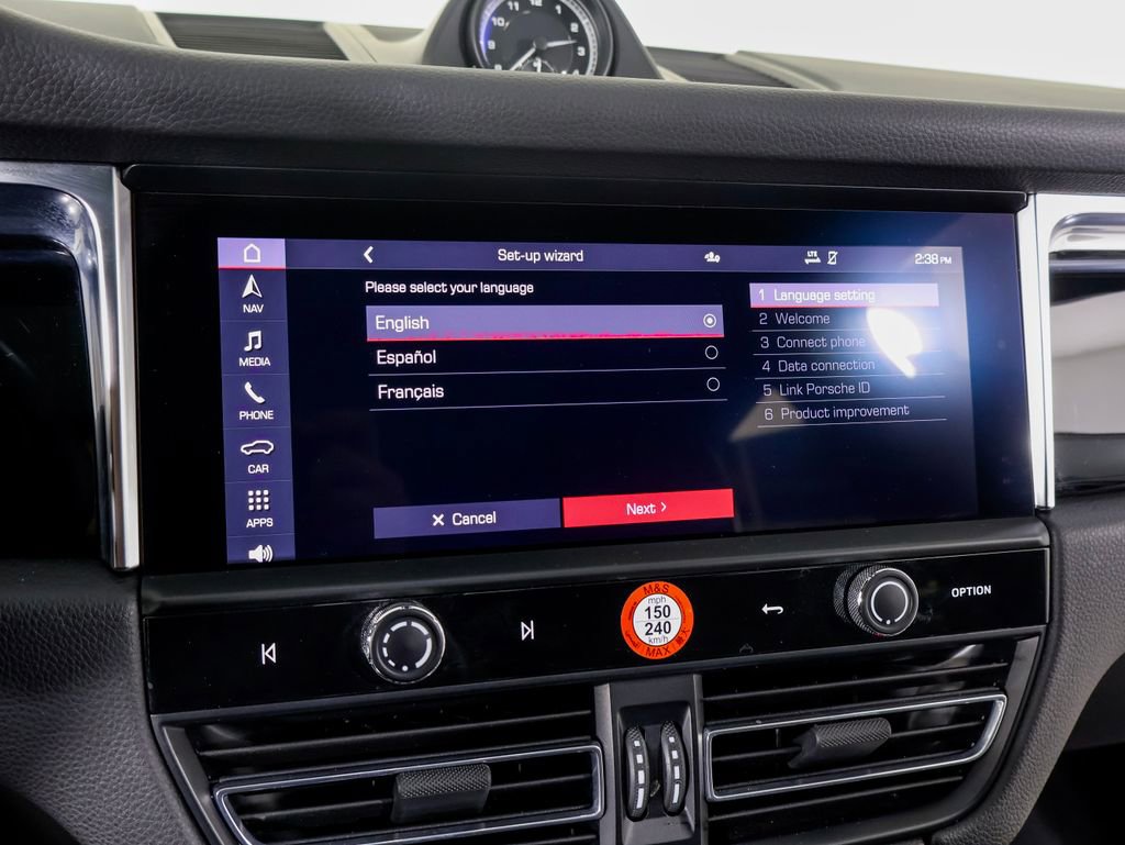 Certified 2024 Porsche Macan w/ Premium Plus Package image 17