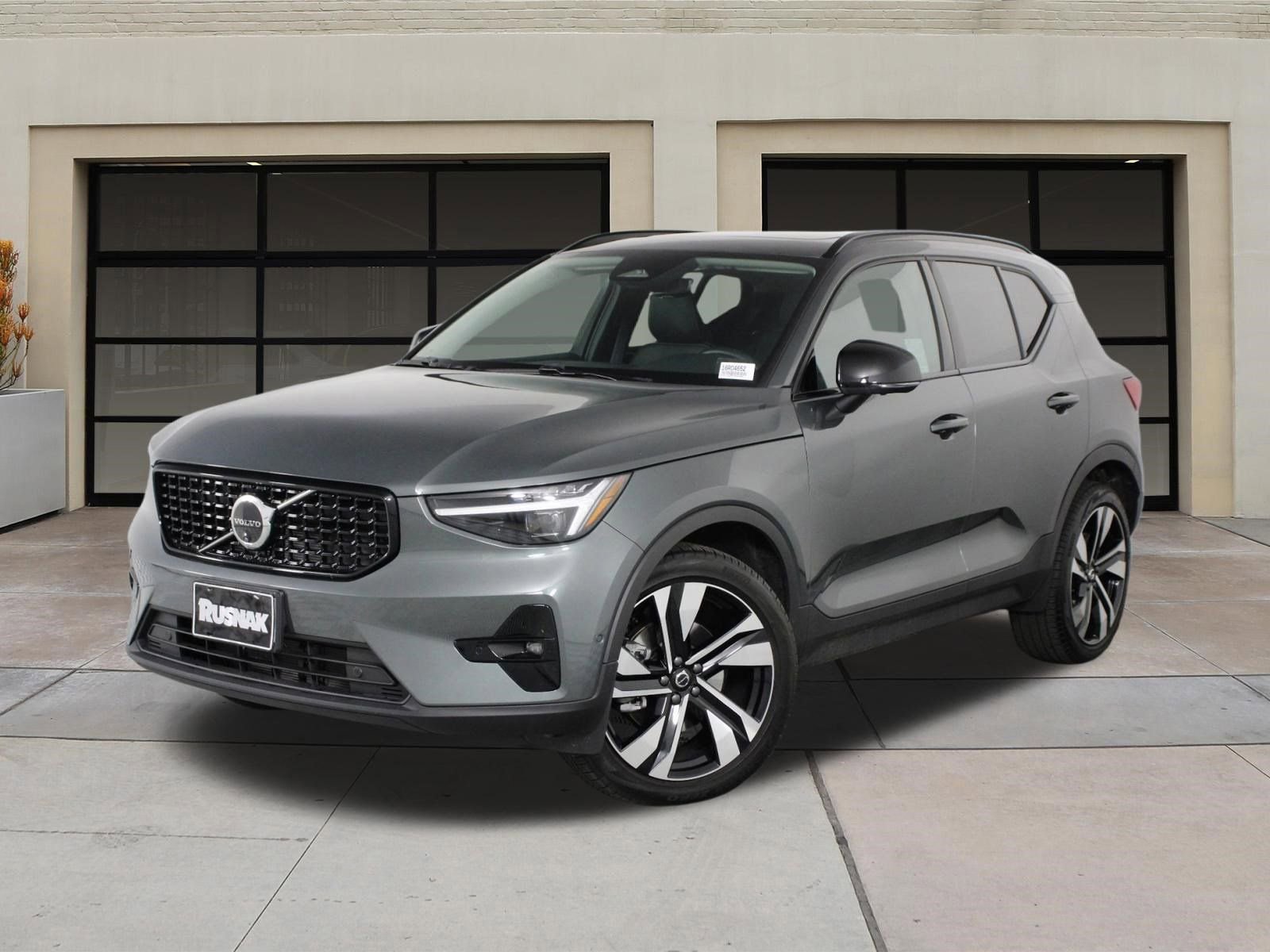 Used 2026 Volvo XC40 B5 Ultra w/ Climate Package AWD/4WD image 3