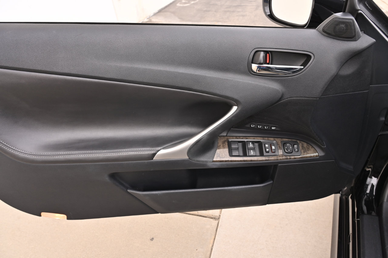 Used 2012 Lexus IS 350C w/ Luxury Pkg RWD image 33