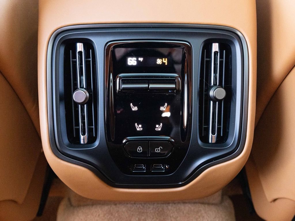 New 2026 Aston Martin DBX 707 image 46