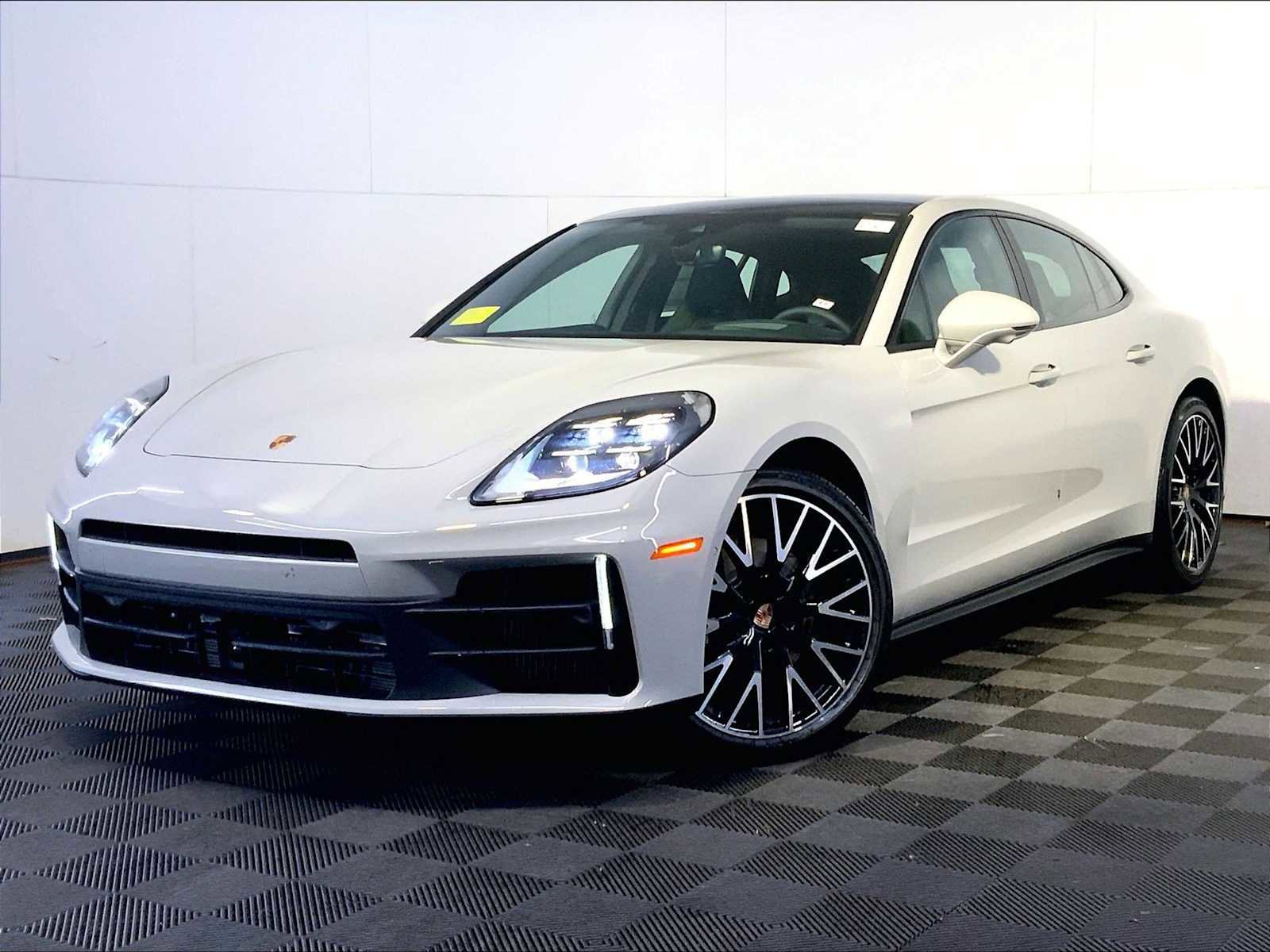 New 2026 Porsche Panamera 4 image 1