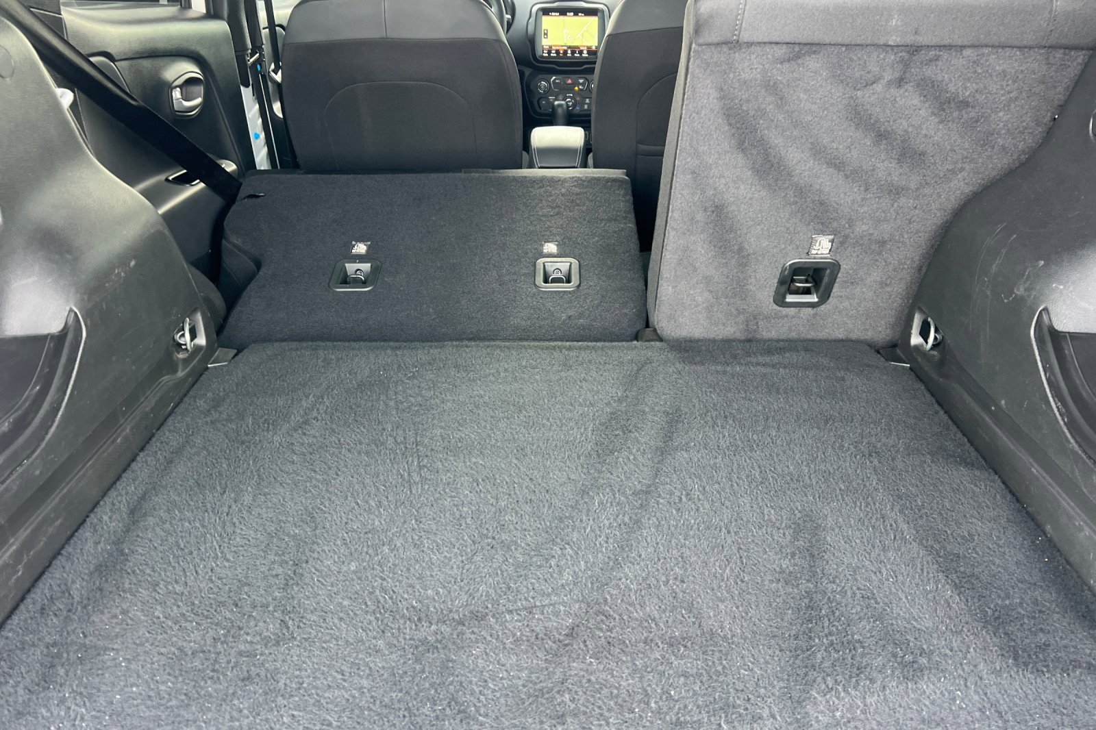 Used 2023 Jeep Renegade Latitude image 12