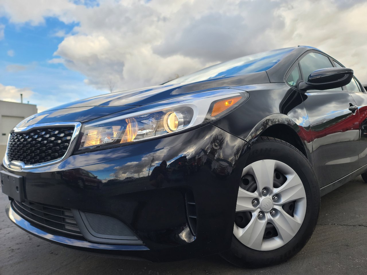 Used 2018 Kia Forte LX w/ LX Rear Camera Package image 2