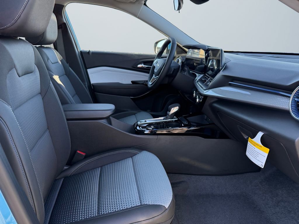 New 2026 Chevrolet Trax LT w/ Sunroof Package image 15
