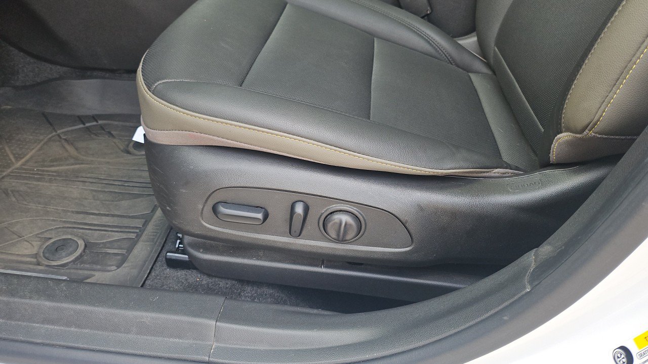 Used 2024 Chevrolet Trax ACTIV w/ Sunroof Package FWD image 11