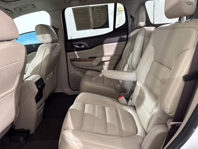 Used 2017 GMC Acadia Denali w/ Technology Package FWD image 16