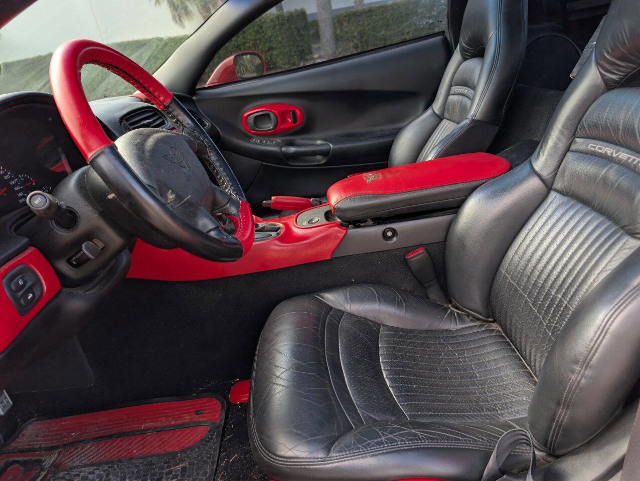 Used 2000 Chevrolet Corvette Coupe w/ Roof Pkg image 13