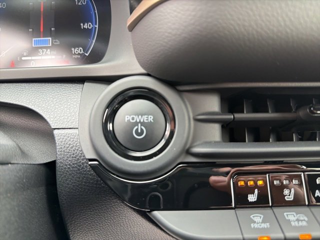 Certified 2025 Toyota Crown Signia XLE image 25