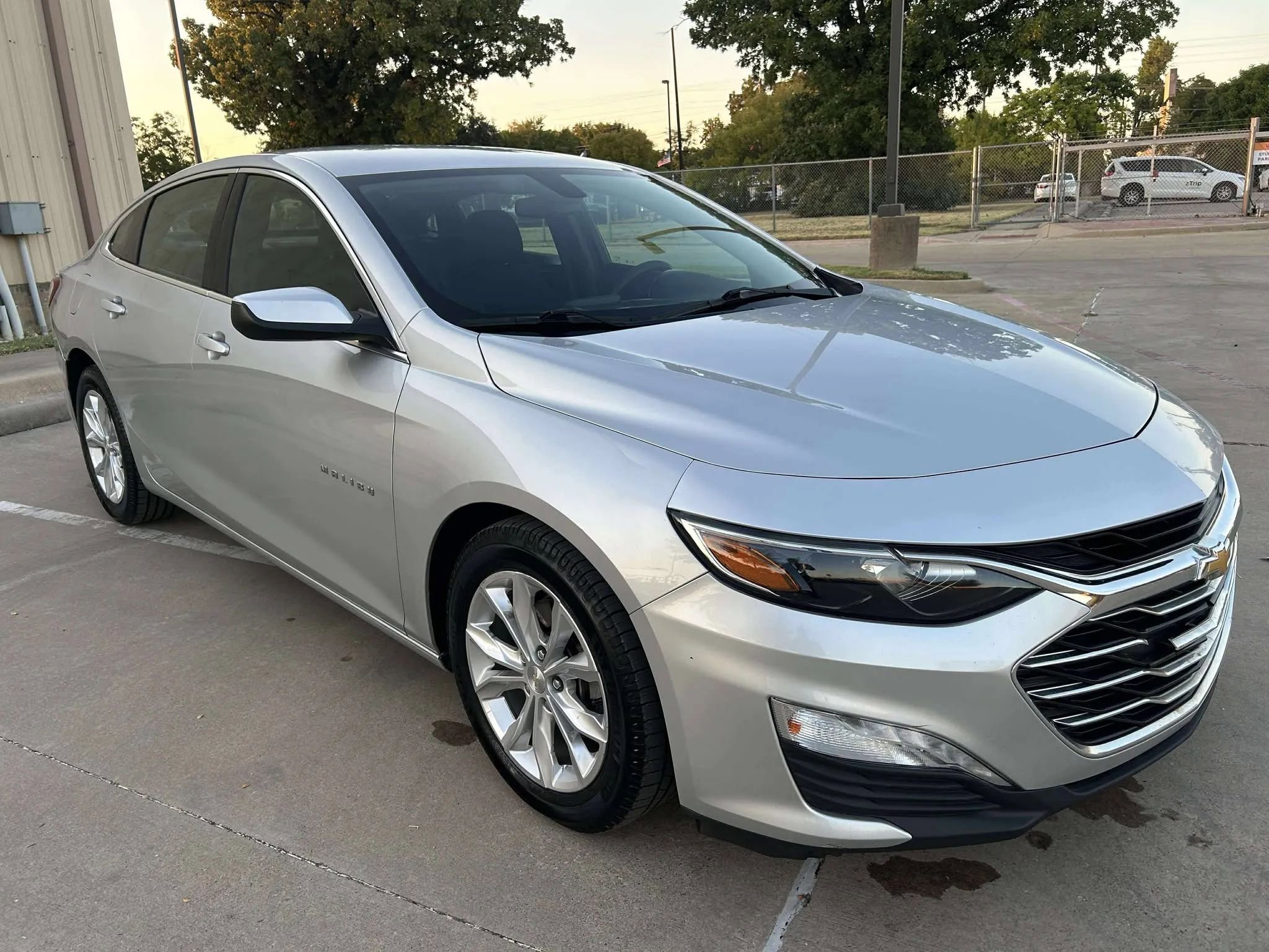 Used 2019 Chevrolet Malibu LT image 3