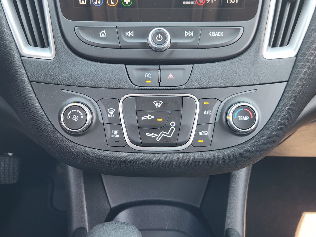 Used 2025 Chevrolet Malibu LS FWD image 14